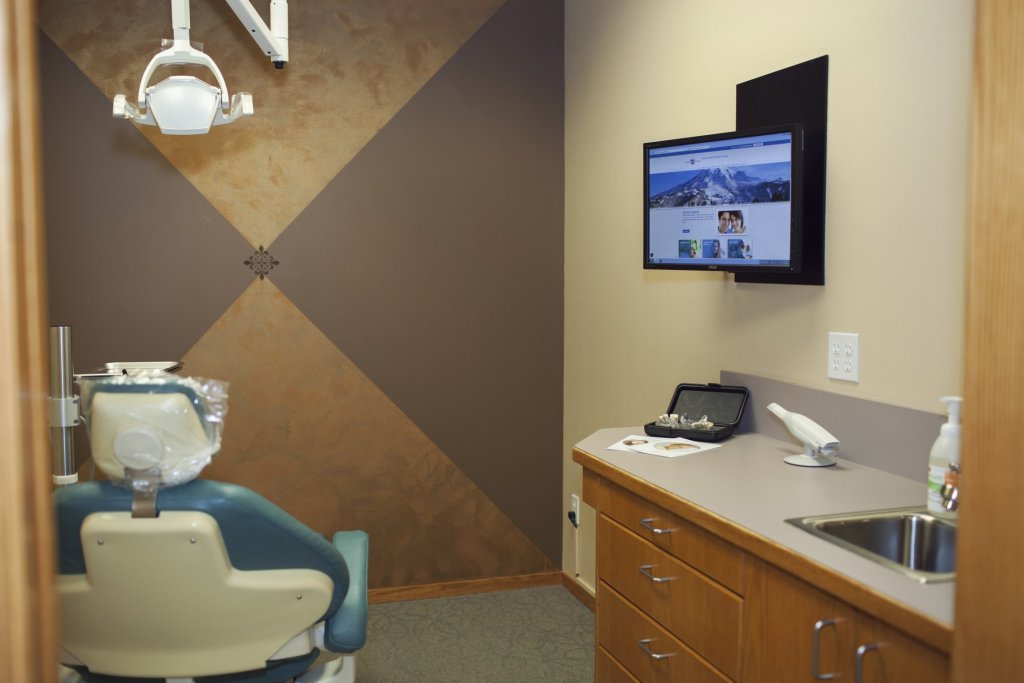 Auburn office examination room